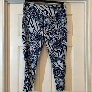 Cali Active Blue and White Animal Print Capri Leggings Size L